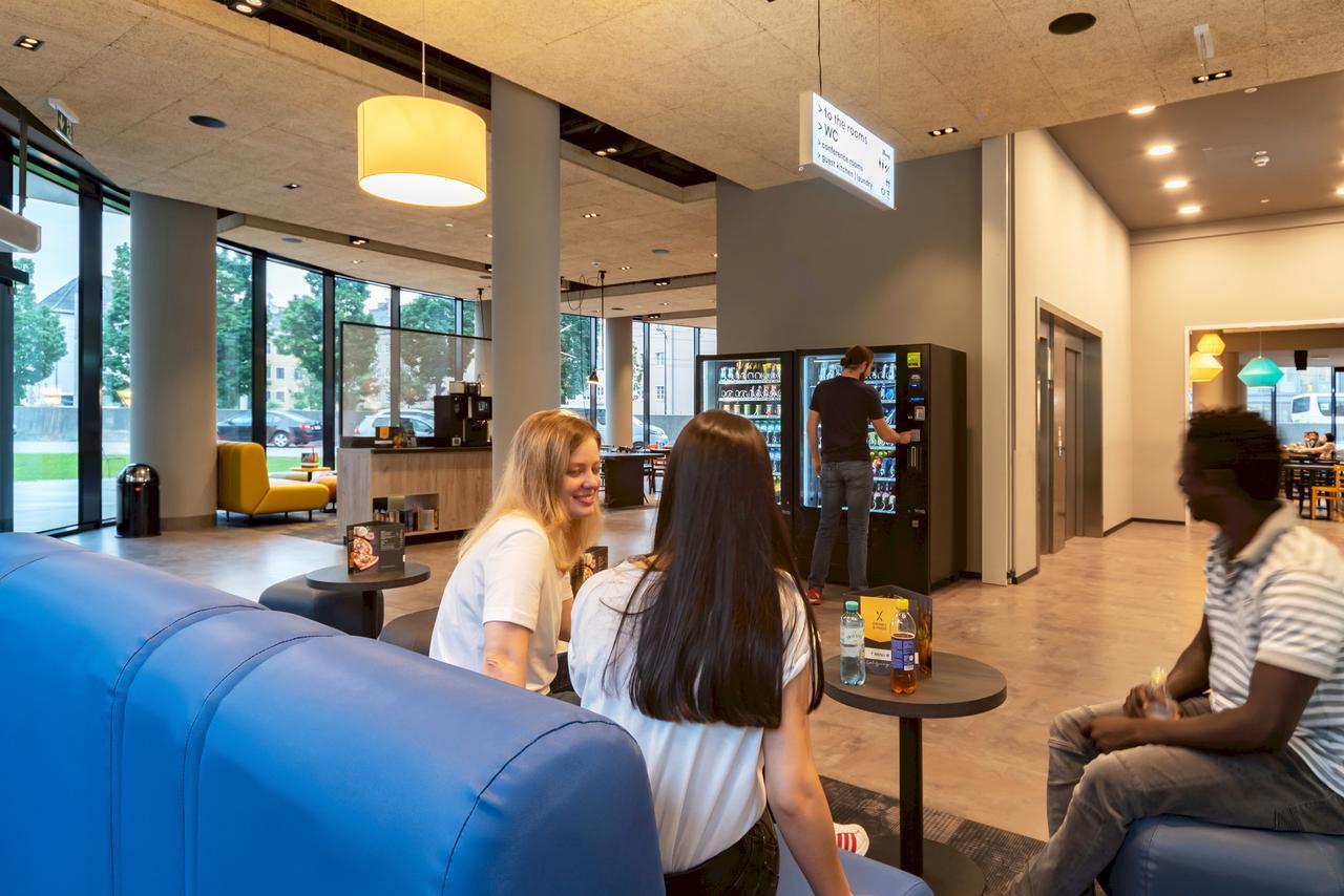 lobby 2